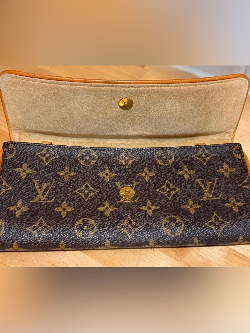 Authentic Louis Vuitton Crossbody Twin Pochette GM - Picture 9 of 15